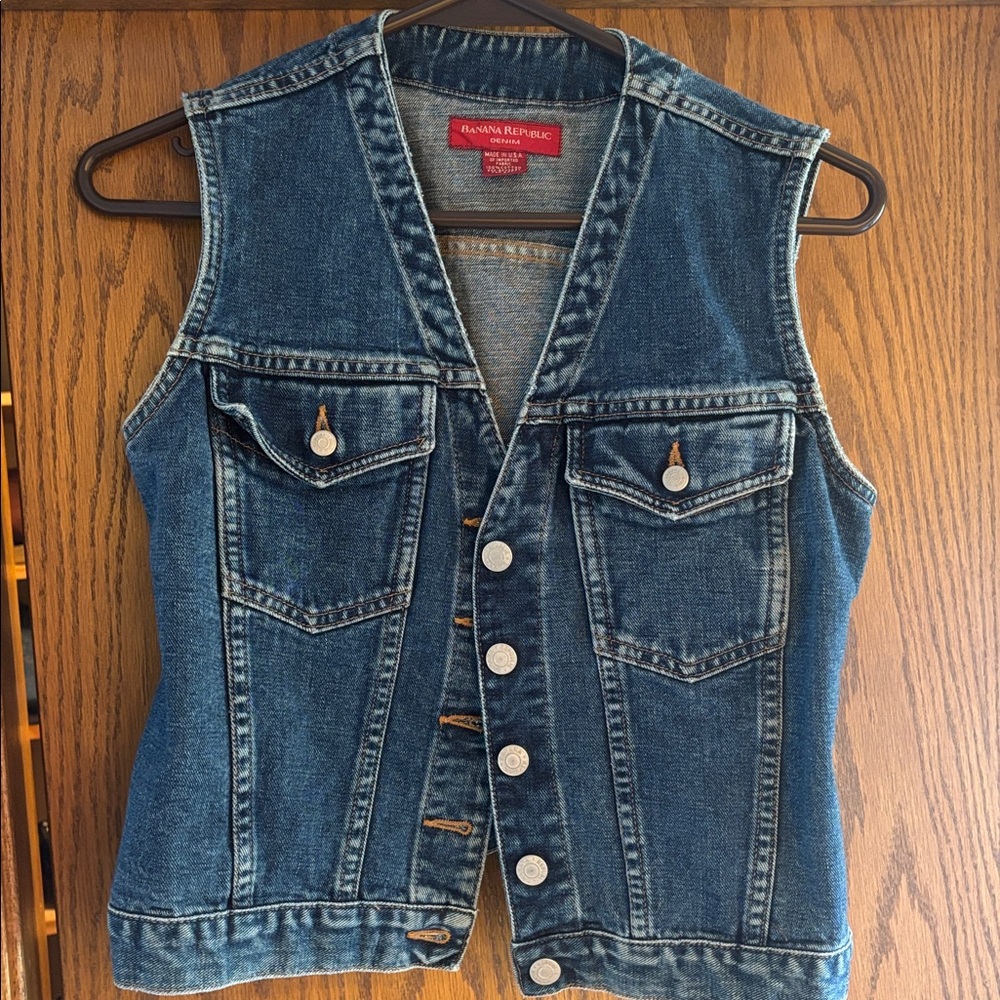 Banana Republic Denim Vest Vintage Size: 4 Length: 19.5”